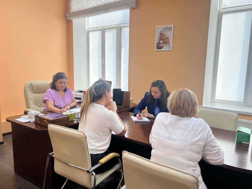 Совместный прием граждан администрацией поликлиники и помощником прокурора Советского района